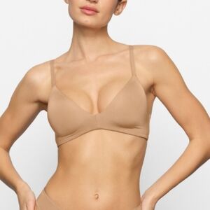 NWT SKIMS Wireless Form Lightly Lined Bra in Ochre